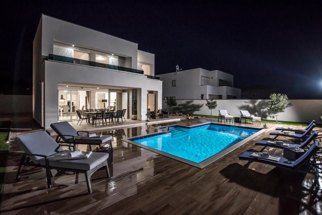 Clone: Villa Royal
