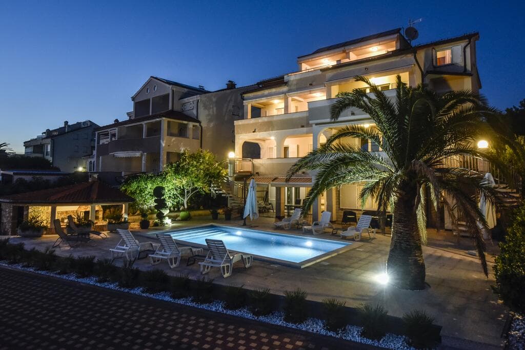 Tolo 4 Appartement à Novalja