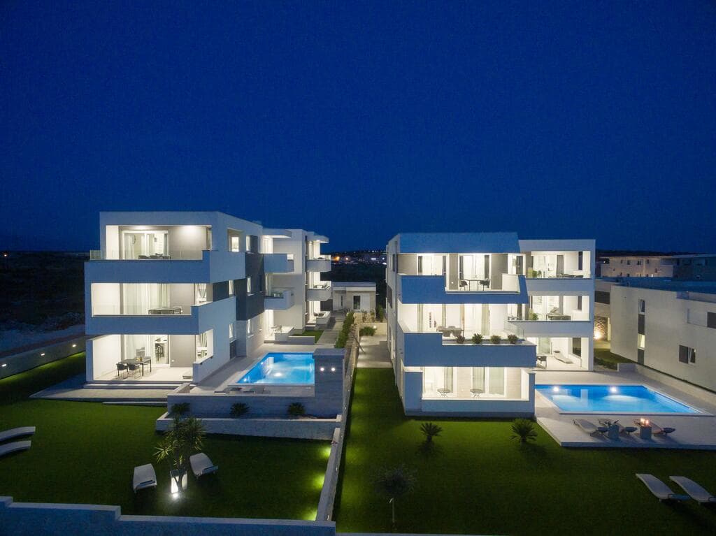 Appartement Pool Maris A 4 avec balcon à Novalja